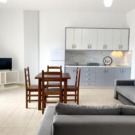 Family Apartments Himara Exterior foto