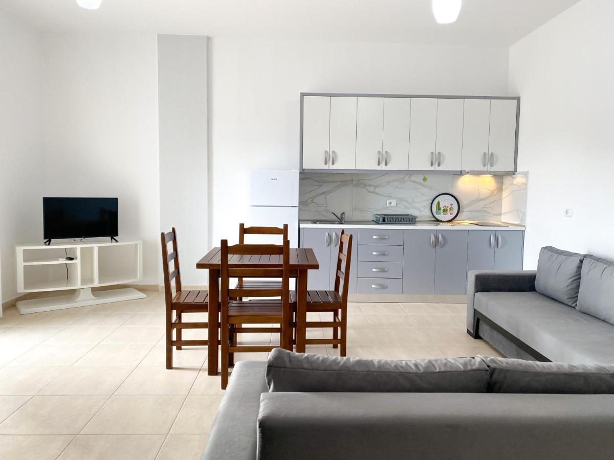 Family Apartments Himara Exterior foto